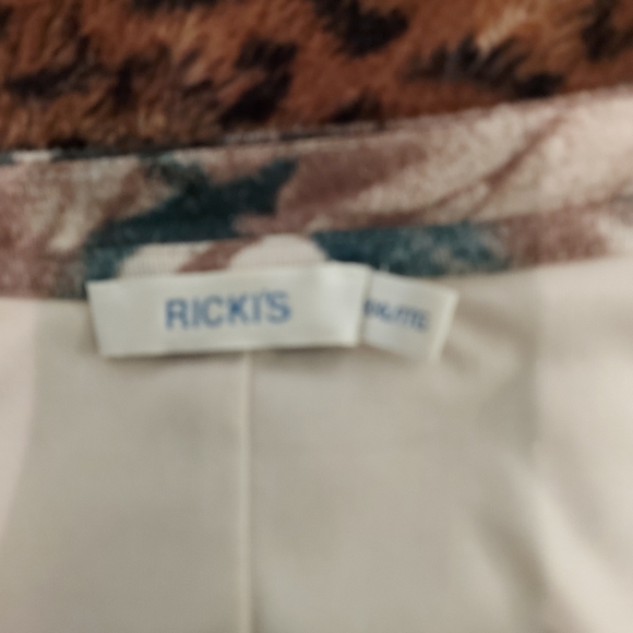 Women's top - Picture 3 of 4